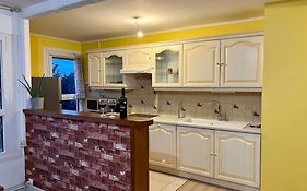 Comfy, Cosy, And Spacious Apartment Near Paris